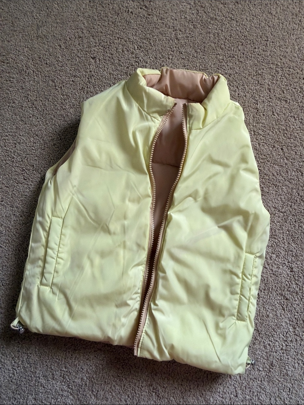 Kids Reversible Puffer Vest - Cream & Pearl White Size M - Picture 6 of 7